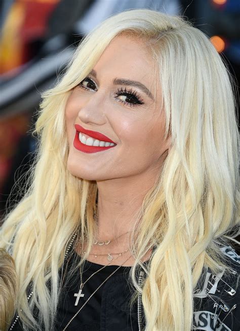 Gwen Stefani With Her Current Platinum Hair | Gwen Stefani's Natural ...