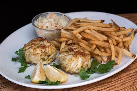 13 Terrific Crab Cakes Around D.C. - Eater DC