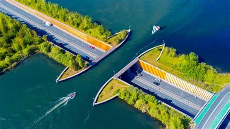 Why is the Veluwemeer Aqueduct a Unique Bridge in the Netherlands?