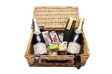 Our "Sparkling Wine & Chocolate" hamper is ideal for those special occasions! | Chocolate ...