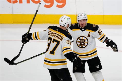 Why Brad Marchand didn't retaliate after a high-stick to the nose