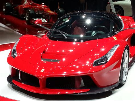 ALL SPORTS CARS & SPORTS BIKES : THE NEW AND LETAST FERRARI SPORTS CAR INFORMATION AND PICTURES ...