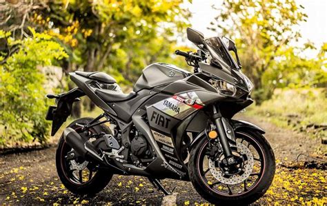 Yamaha YZF-R3 Wrapped In Matte Grey Looks Decent