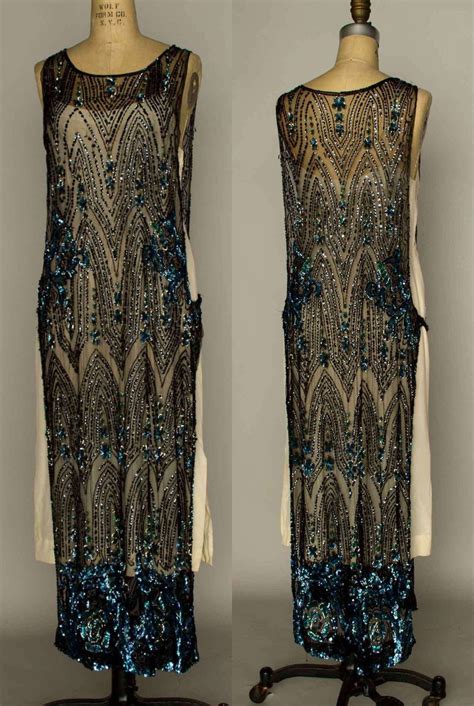 SEQUIN TABARD DRESS, EARLY 1920s | Belos vestidos, Moda anos 20, Vestidos