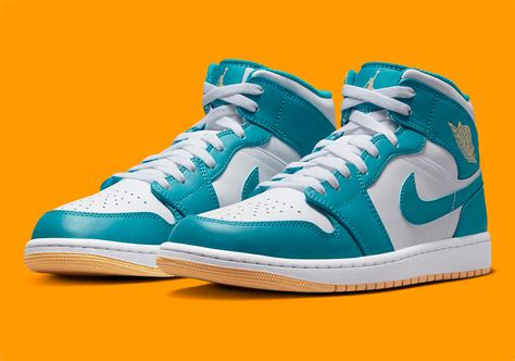 The Women's Air Jordan 1 Mid Brightens Up With Aqua And Peach Tones - SneakerNews.com