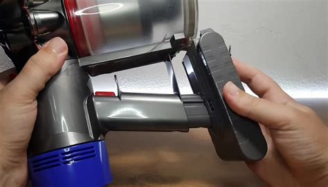 How to Replace Dyson V8 Battery? - [4 Simple Steps]