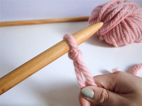 Knitting Basics | How to make a slip knot