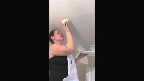 How to fill in cracks on a ceiling - YouTube