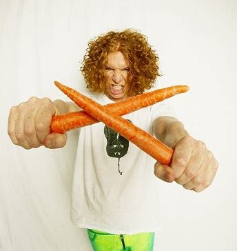 “King of Props” Carrot Top arrives in Tulsa March 14 – Green Country News