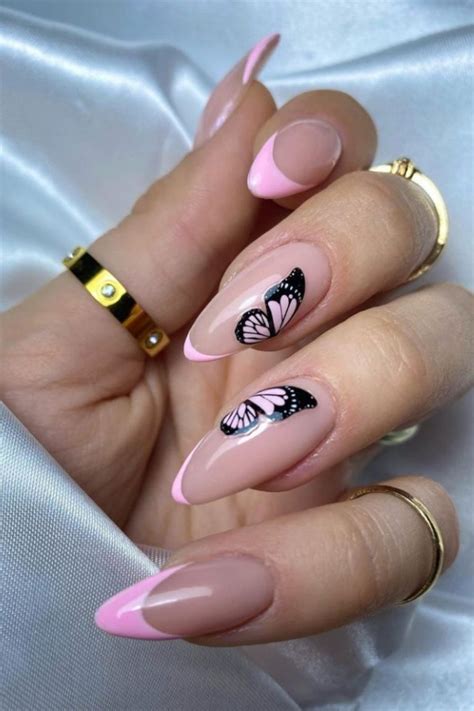 38 Trendy Almond-Shaped Nail Art for Summer Nails 2021