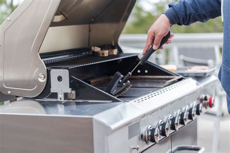 5 Grill Cleaning Tips to Maintain a Gas Grill | Outdoormarketplace