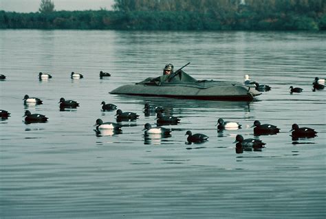 Layout Boats are the Ultimate for Waterfowling - AllOutdoor.com