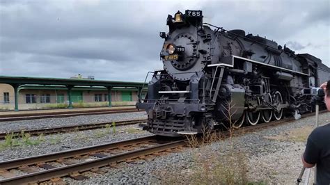 Berkshire locomotive passes through Erie,Pennsylvania - YouTube