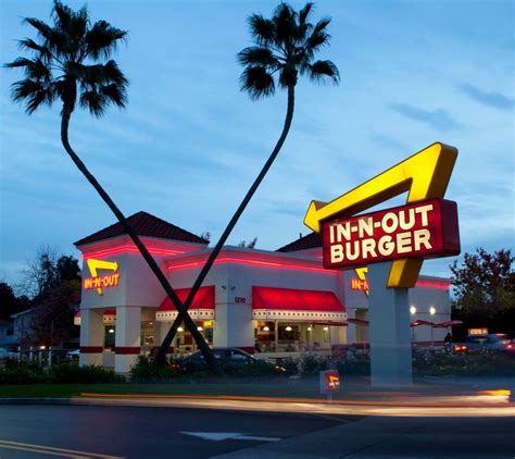 in-n-out burger - Silvia Mazzoli