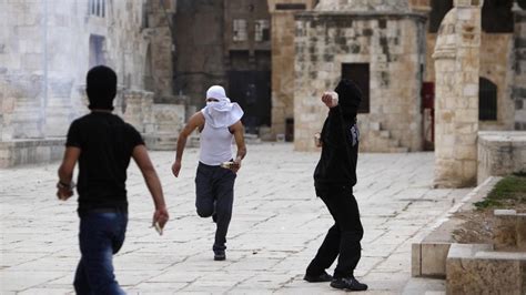 Condemn Muslim riots on Temple Mount, Western Wall rabbi says | The ...