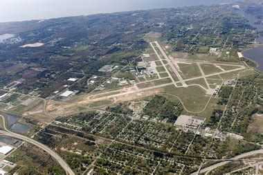 Commercial fliers hold key to making Muskegon County Airport soar - mlive.com