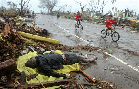 Survivors reel from typhoon Haiyan’s devastating damage