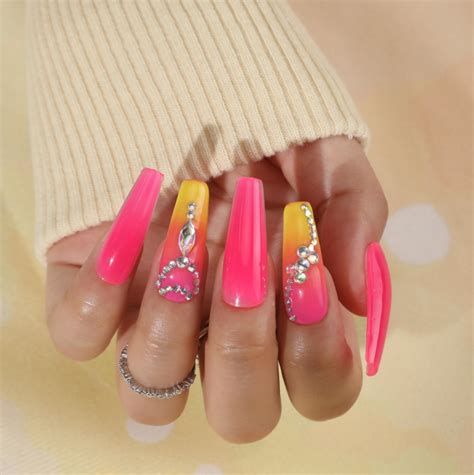 Summer neon nail design for 2023| Morovan