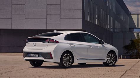 Hyundai IONIQ Electric (2019-2022) price and specifications - EV Database