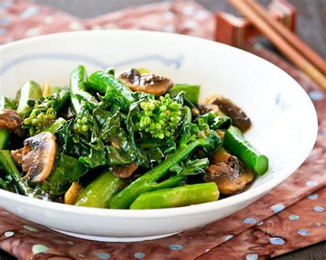 Stir Fry Gai Lan (Chinese Broccoli) - Roti n Rice