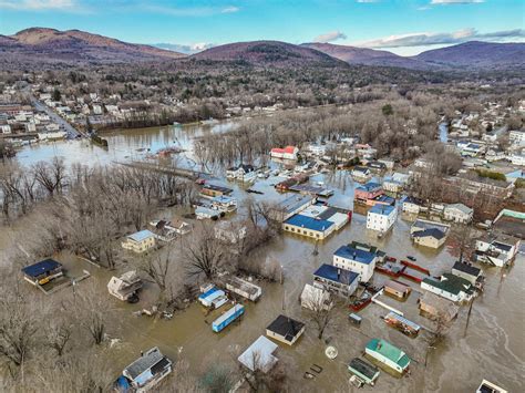 State of the flooding in Mexico/Rumford, Maine. Pictures are from 12/19 ...