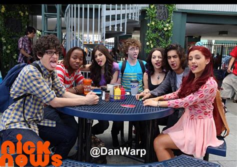 Novo episódio de Victorious "The Slap Fight" | NickNews