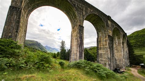 Exploring The "Harry Potter Bridge": Glenfinnan Viaduct, Scotland