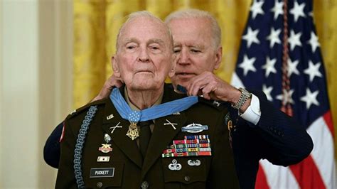 Biden awards Korean War vet Medal of Honor as South Korea's president ...