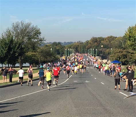 Photos: Sights from the 2017 Marine Corps Marathon - WTOP News