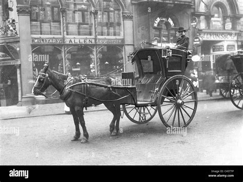 Hackney carriage in London, 1904 Stock Photo - Alamy