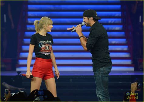 Full Sized Photo of taylor swift luke bryan performance pics video 01 | Taylor Swift: 'I Don't ...