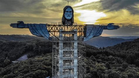 How was the Christ the Redeemer statue built? - Christian Faith Guide