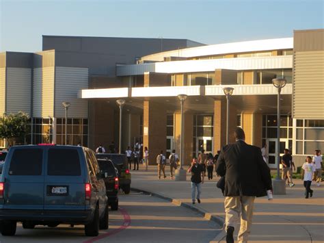 Duncanville Will Not Appeal Low Academic Rating | KERA News