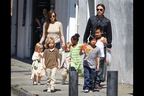 Hollywood Celebrities: Brad Pitt With His Family In These Pictures 2012