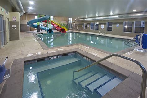 6 Washington Hotels With Great Indoor Pools (Staycation Ideas ...