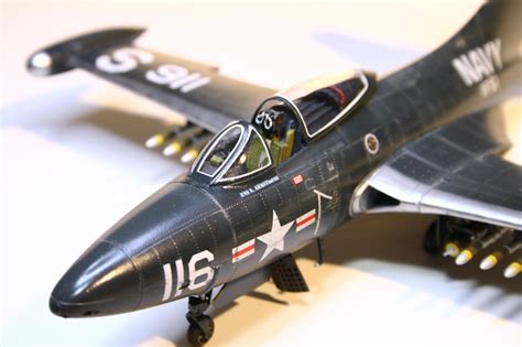 Neil Armstrong’s F9F-2 Panther – Trumpeter 1/48 - iModeler