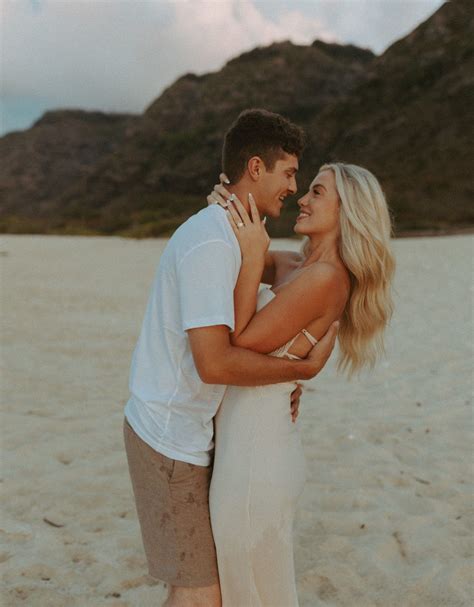 Sunset Hawaii Beach Engagement Photos | Hawaii Couple Pictures Ideas | Valory … | Engagement ...