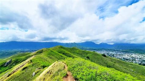 Lanikai Pillbox Hike the front way or back way + difficulty UP UP UP ...