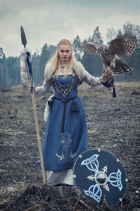 Image result for norse shaman woman | Norse clothing, Viking costume, Viking garb