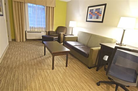 Holiday Inn Express & Suites Chicago-Libertyville Libertyville, Illinois, US - Reservations.com