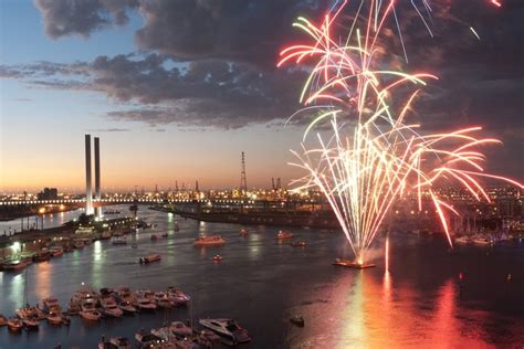 Docklands Winter Fireworks | Boat Hire Melbourne | Small Yacht Hire | Boat Charter