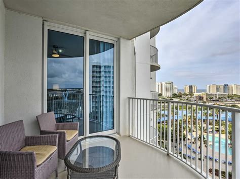 Chic Destin Resort Condo w/Balcony - Walk to Beach. Experience pure luxury during your Destin ...