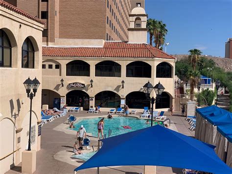 Harrah's Laughlin Pool: Pictures & Reviews - Tripadvisor