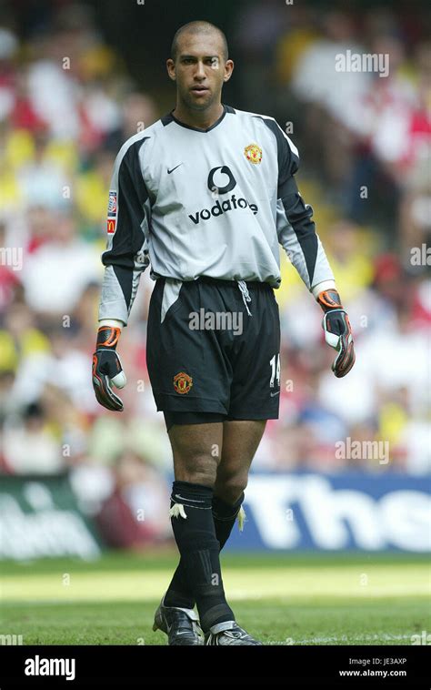 TIM HOWARD MANCHESTER UNITED FC MILLENIUM STADIUM CARDIFF WALES 10 Août 2003 Photo Stock - Alamy