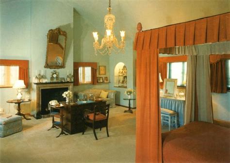 Chartwell House -- Clementine Churchill's Bedroom | Big houses, House tours, Interior