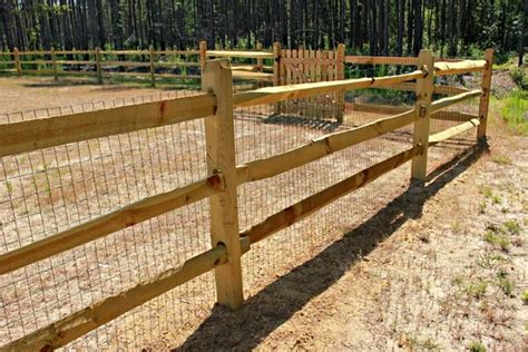 Horse Farm and Ranch Fence Installations | Custom Gates