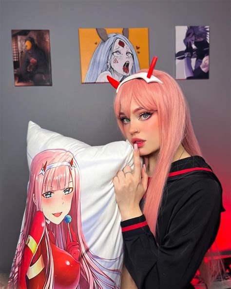 Cutest Zero Two cosplay with Dakimakura of Zero Two😍 : r/ZeroTwo