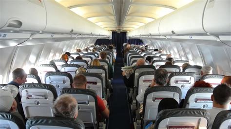 Boeing 737-500 Interior - The Interior Of A Ryanair Boeing 737 500 Passenger Jet With Stock ...