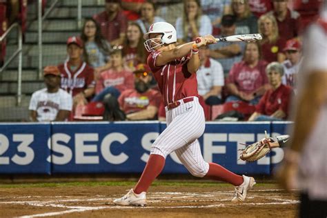 Alabama Crimson Tide Softball Tops MTSU, Advance to the Winner’s Bracket - Roll 'Bama Roll