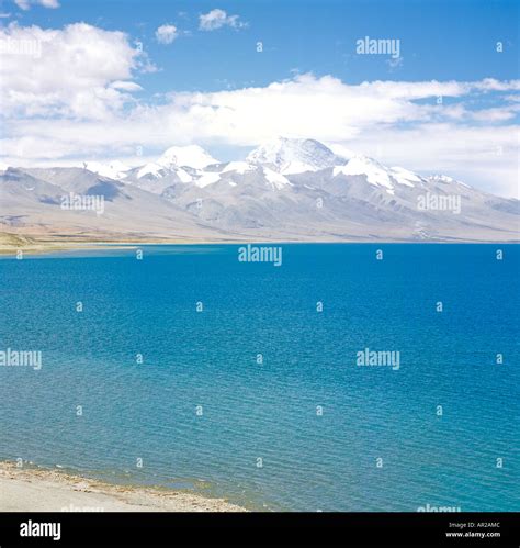 Lake manasarovar hi-res stock photography and images - Alamy